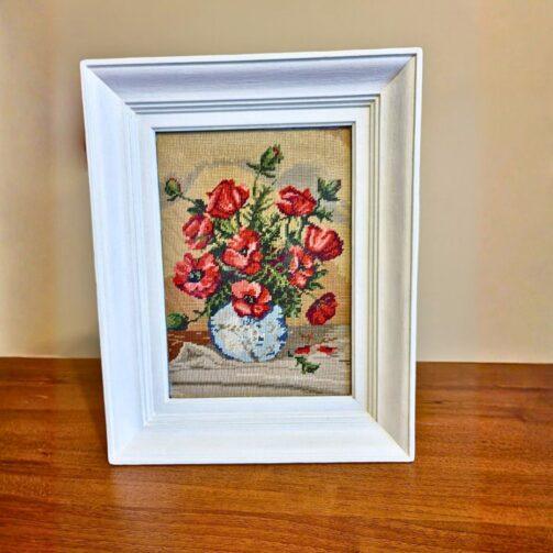 Etnoria Ručno Vezeni Goblen “Makov cvet u plavoj vazi”